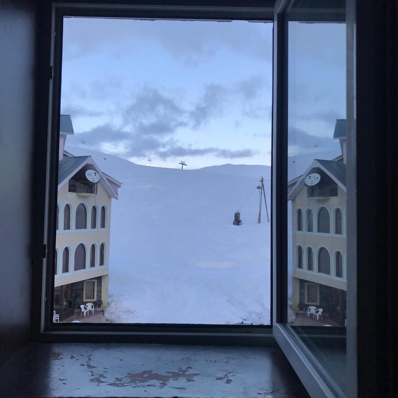 White Shino Hostel Gudauri Exterior photo